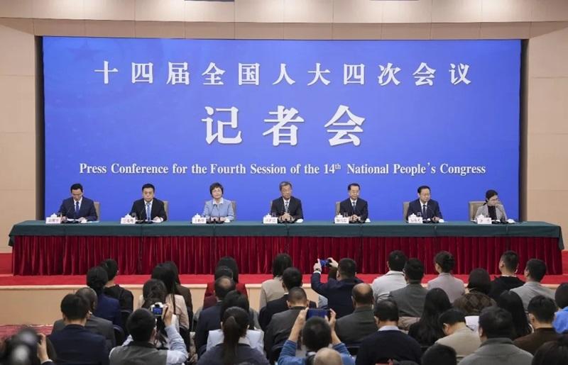 国家卫生健康委主任雷海潮出席全国人大记者会 回应卫生健康热点问题